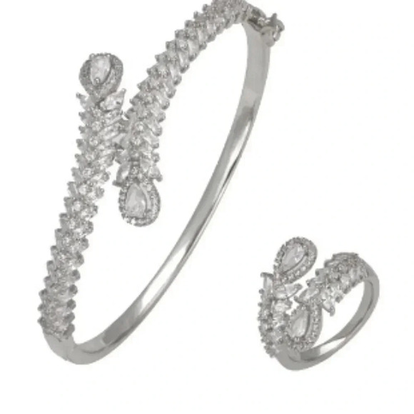 She's My Everything is a Unique 7pc. One-Of-A-Kind Tiara Ensemble - Picture 15 of 17